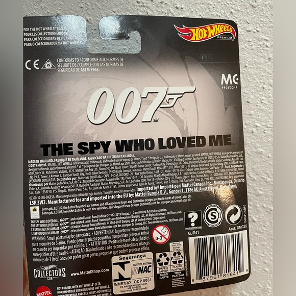 007 Hotwheels Lotus Esprit S1. New in packaging. - Picture 2 of 5